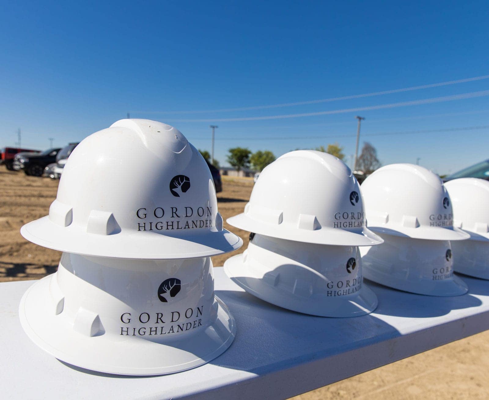 Gordon Highlander Construction safety hats - Project Management